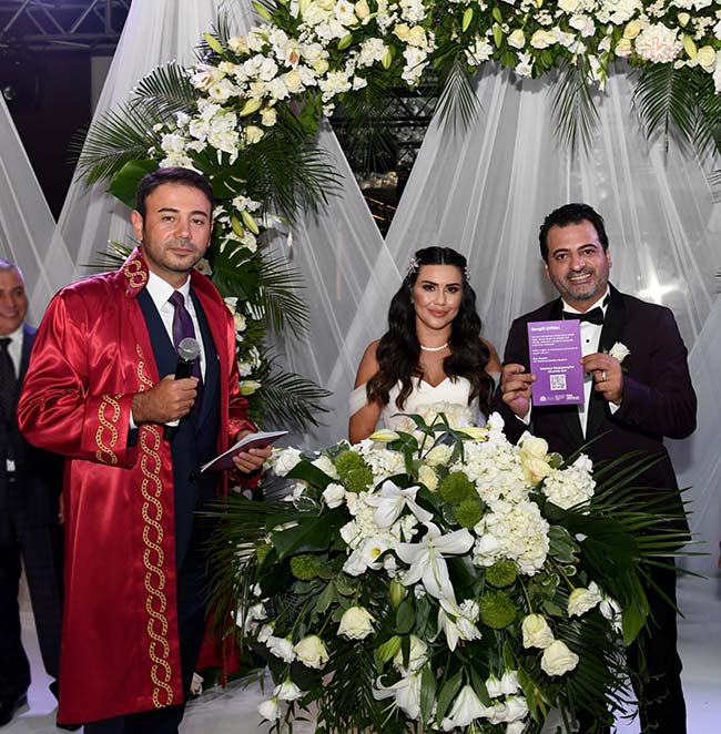 Beşiktaş Belediyesi yeni evlenen çiftlere İstanbul sözleşmesi kartı